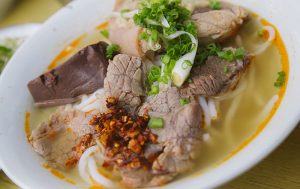Quán bún bò 15B Hoàng Hoa Thám