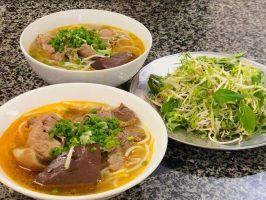 Quán bún bò 15B Hoàng Hoa Thám